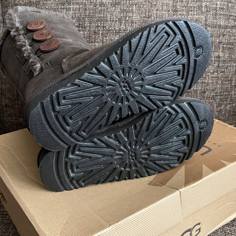 NIOB UGG Women's Bailey Button Triplet II Boot Size 5 NWT New NWB - Picture 6 of 10